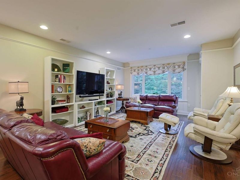 3942 Miami Road, Unit 203, Cincinnati, OH 45227 Photo 8