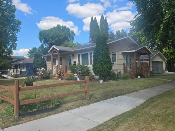 1322 19th Street S, Moorhead, MN 56560
