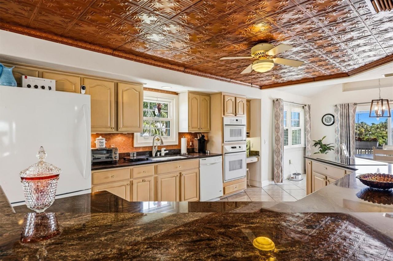 505 59th Street, Bradenton Beach, FL 34217 Photo