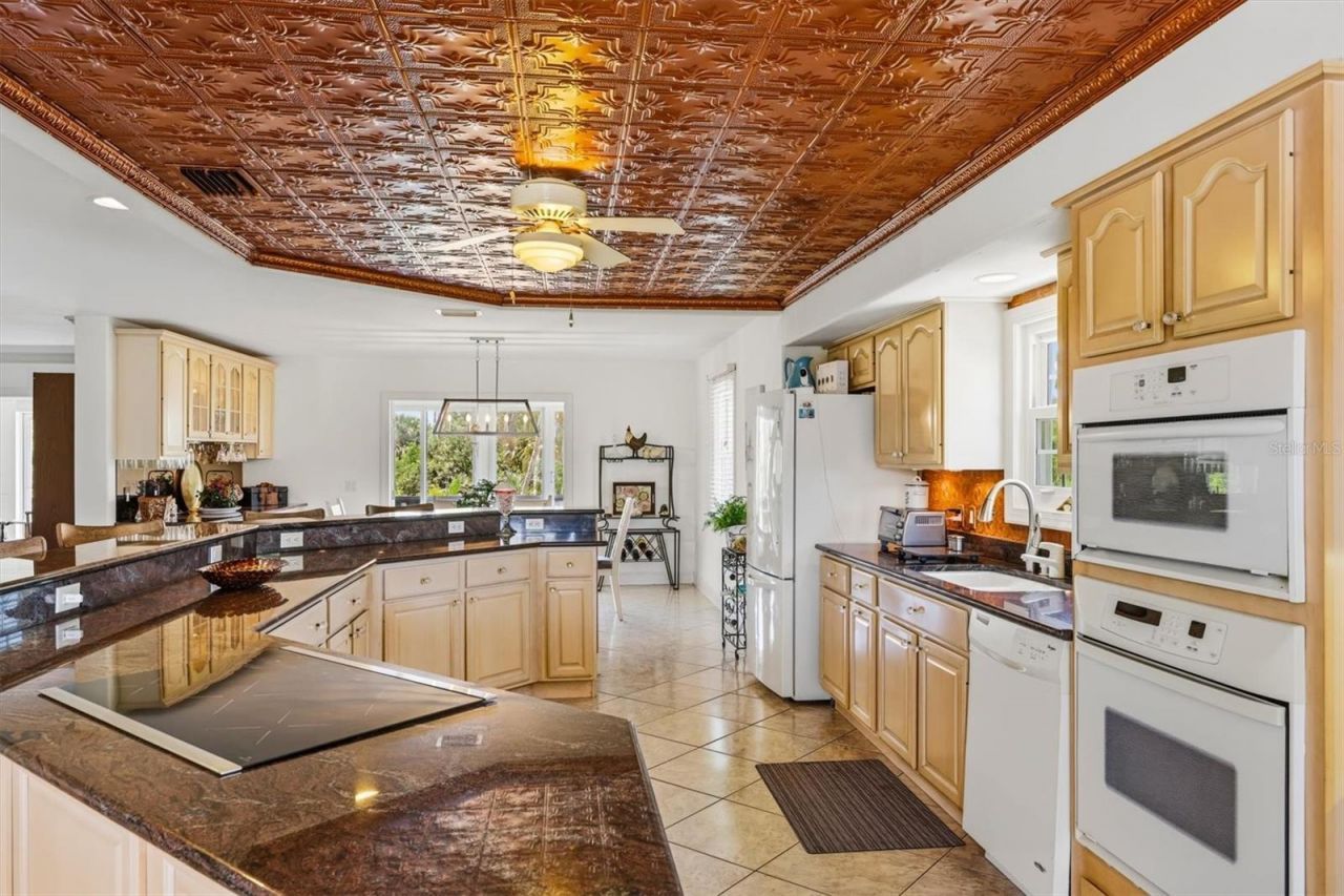 505 59th Street, Bradenton Beach, FL 34217 Photo