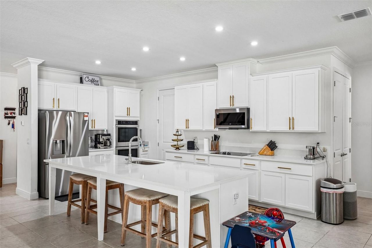 2236 Elegant Manor Circle, Edgewater, FL 32141 Photo