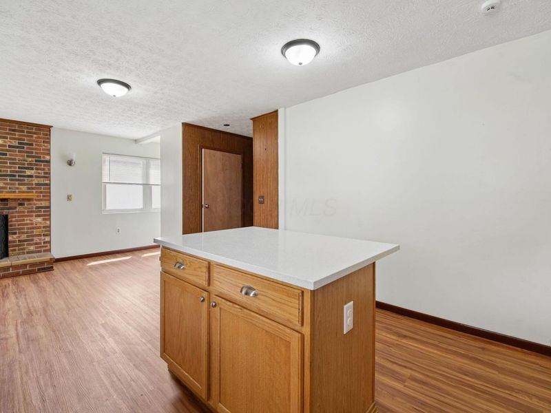 1806 Balsamridge Road , Columbus, OH 43229 Photo 5