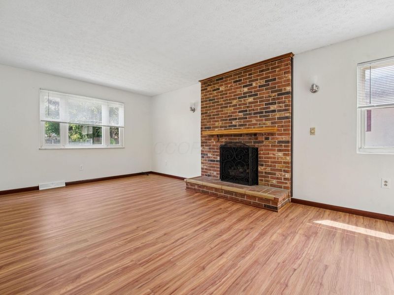 1806 Balsamridge Road , Columbus, OH 43229 Photo 6