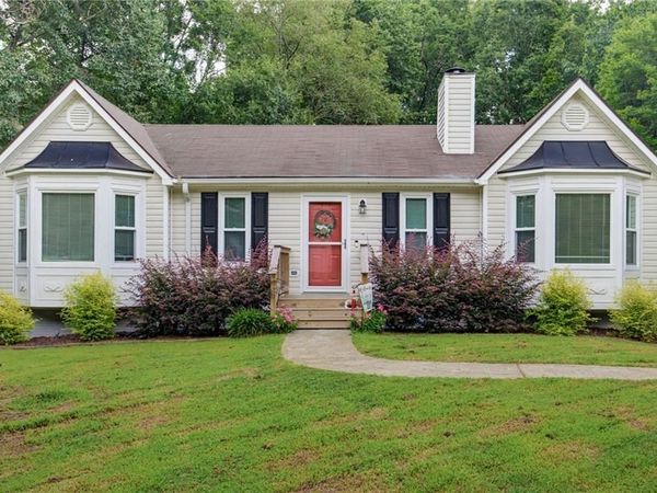 41 Camden Woods Drive NW, Cartersville, GA 30121