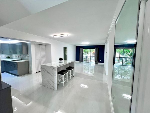 7825 Miller Dr, Unit C211, Miami, FL 33155