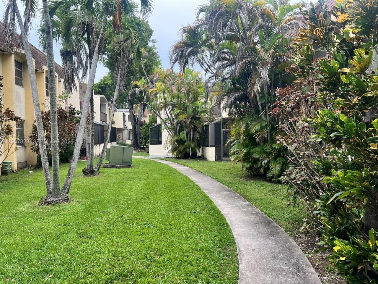 7825 Miller Dr, Unit C211, Miami, FL 33155 Photo