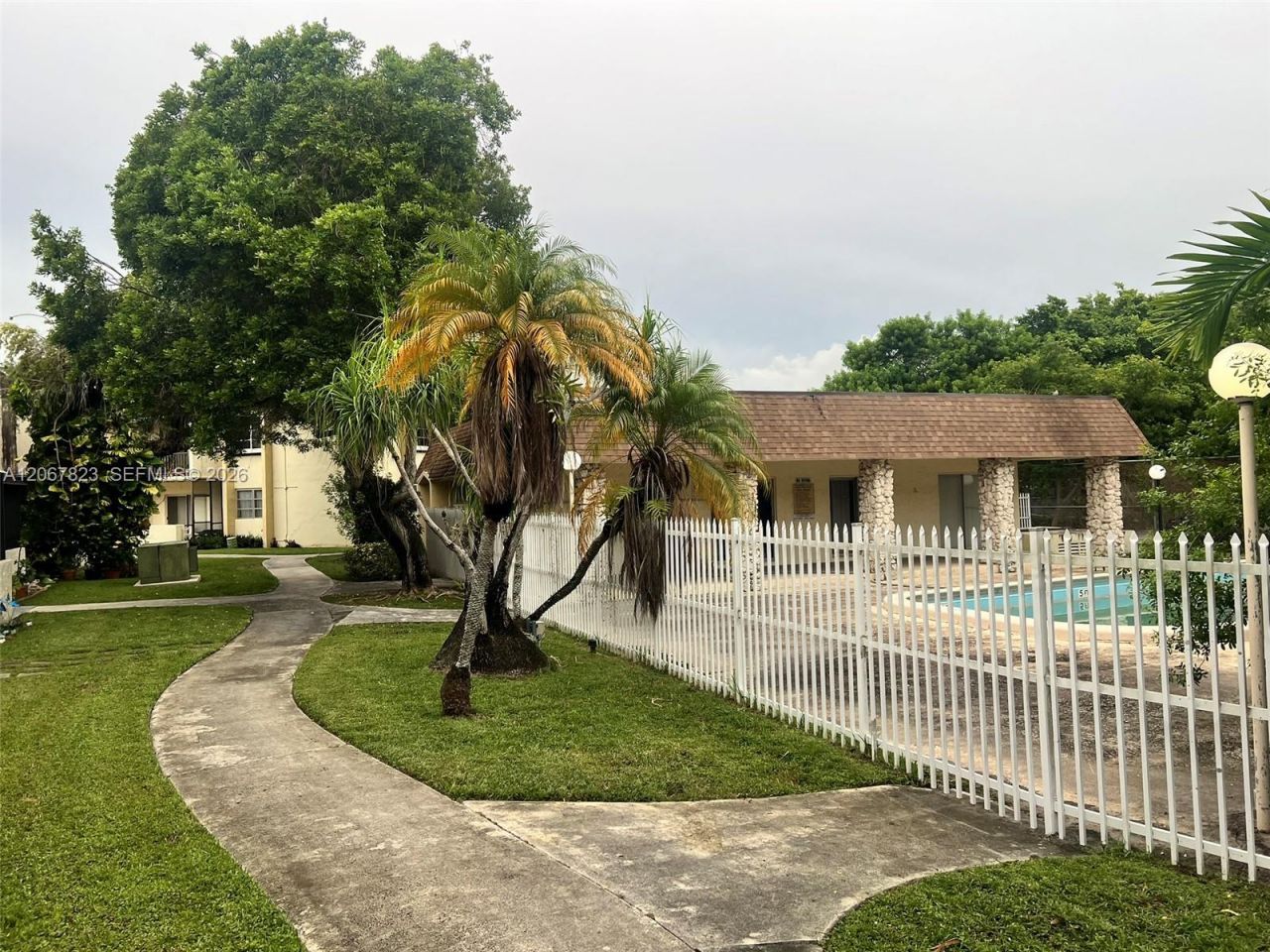7825 Miller Dr, Unit C211, Miami, FL 33155 Photo