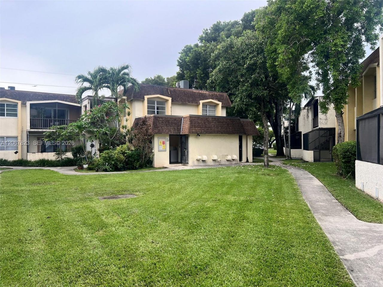 7825 Miller Dr, Unit C211, Miami, FL 33155 Photo