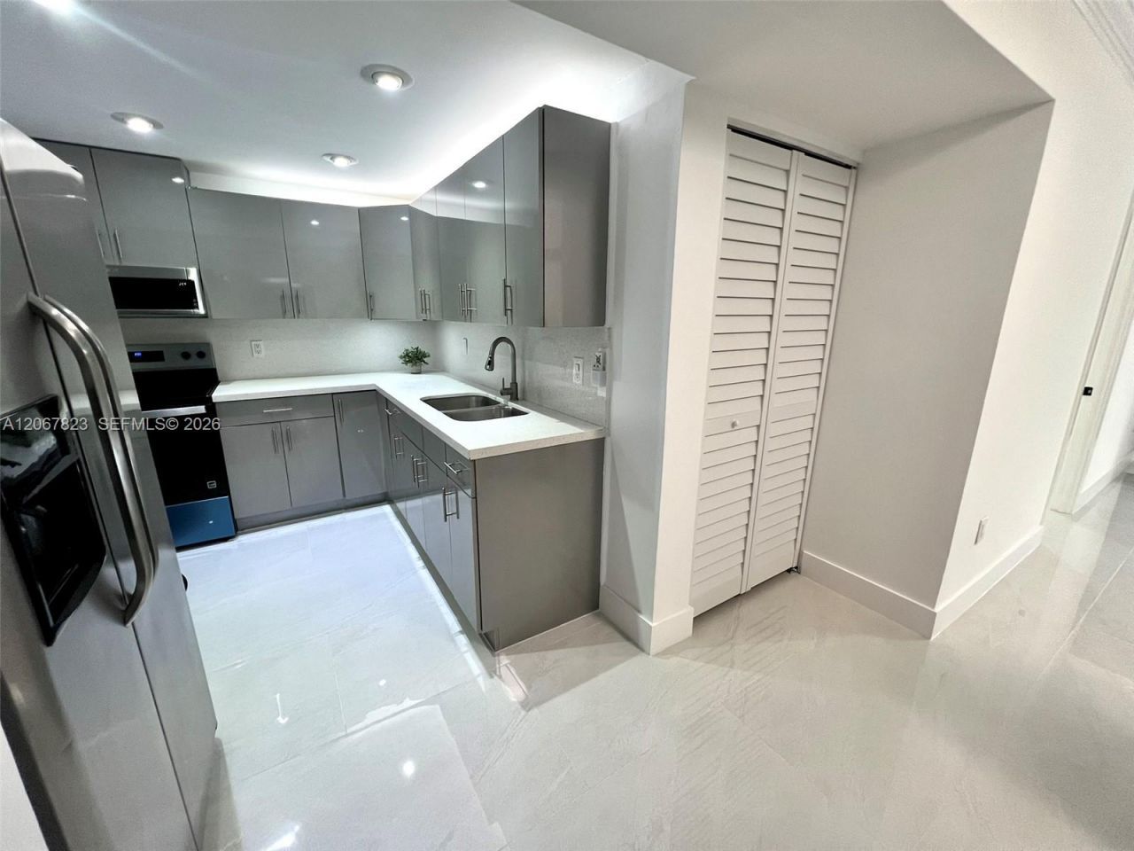 7825 Miller Dr, Unit C211, Miami, FL 33155 Photo