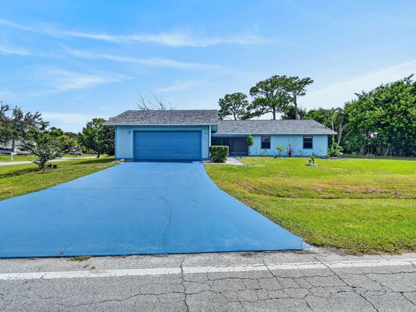 2402 SW SUMMIT Street, Port St. Lucie, FL 34984
