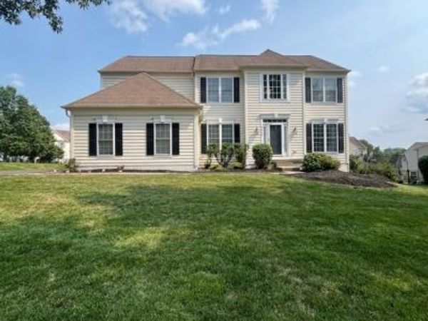 2825 MOUNTAIN LAUREL DRIVE, FURLONG, PA 18925