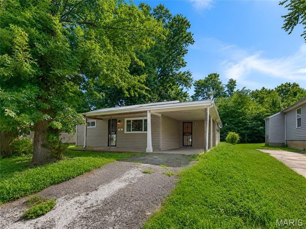 10108 Earl Drive , St Louis, MO 63136