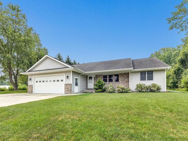 3533 LEEDS CASTLE DRIVE, Green Bay, WI 54313