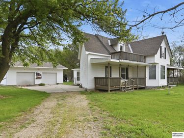 2416 F Road, Oakland, NE 68045