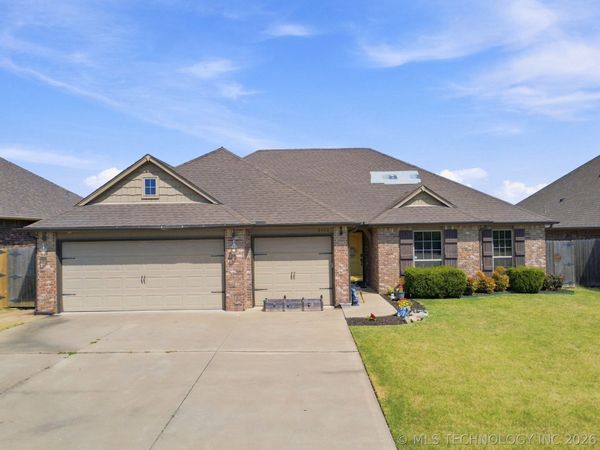 8409 N 77 East Avenue, Owasso, OK 74055
