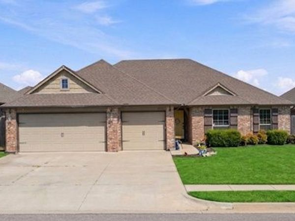 8409 N 77 East Avenue, Owasso, OK 74055