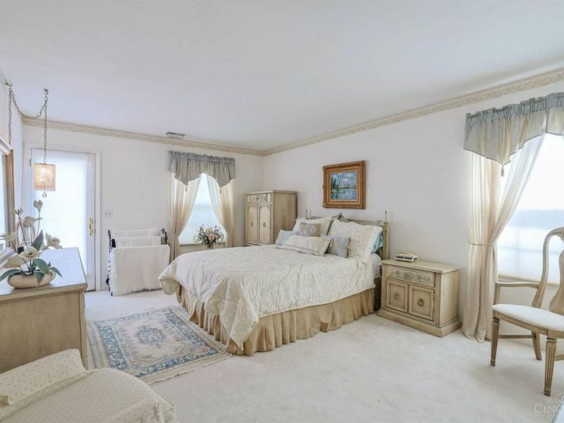 6228 Eagles Lake Drive, Green Township, OH 45248 Photo 14