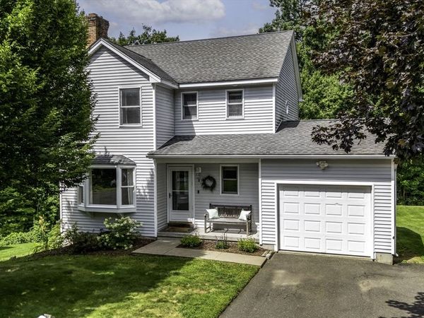 8 Cobb Ln, Belchertown, MA 01007