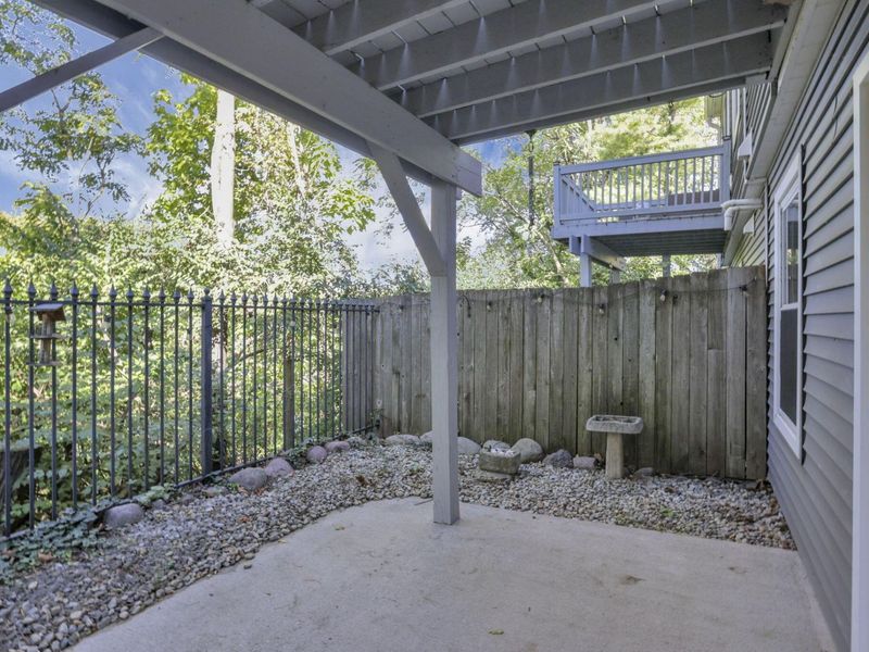 592 Bradley Street, Columbus, OH 43201 Photo 14