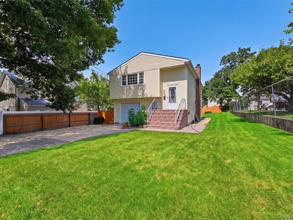 380 Sheridan Street , Westbury, NY 11590