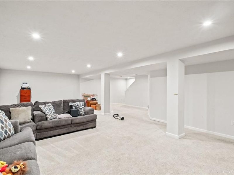 9247 Lakeside Street, Tipp City, OH 45371 Photo 18