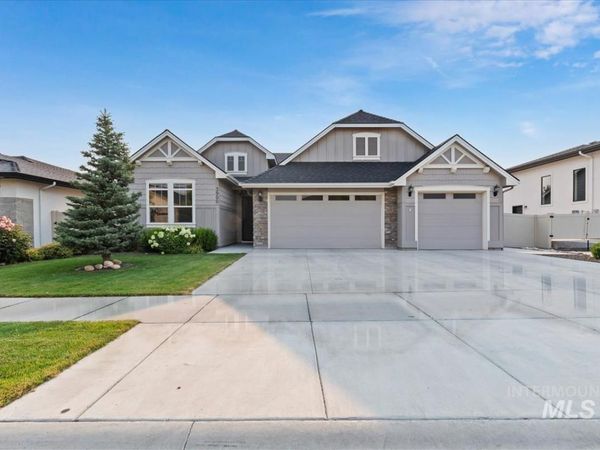 3900 S Lone Pine Ave, Meridian, ID 83642