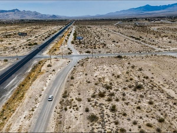 581 N Frontage Road , Pahrump, NV 89060