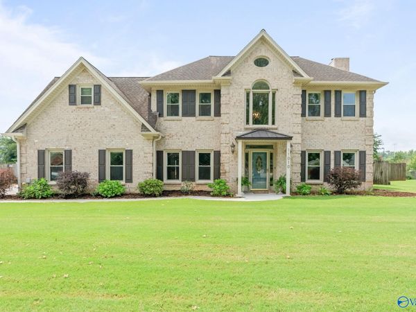 11010 Charring Court SW, Huntsville, AL 35803