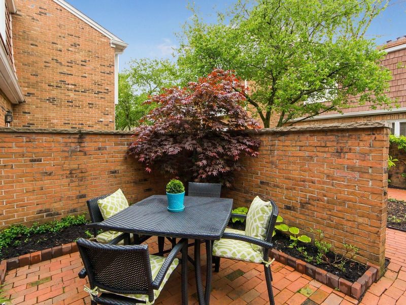 108 E Dublin Granville Road , Unit 12, Worthington, OH 43085 Photo 4