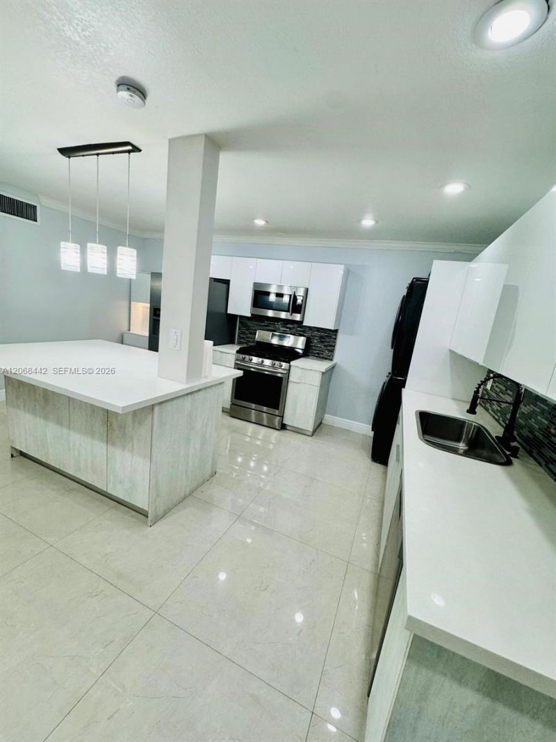 6812 Brookline Dr, Unit 6812, Hialeah, FL 33015 Photo
