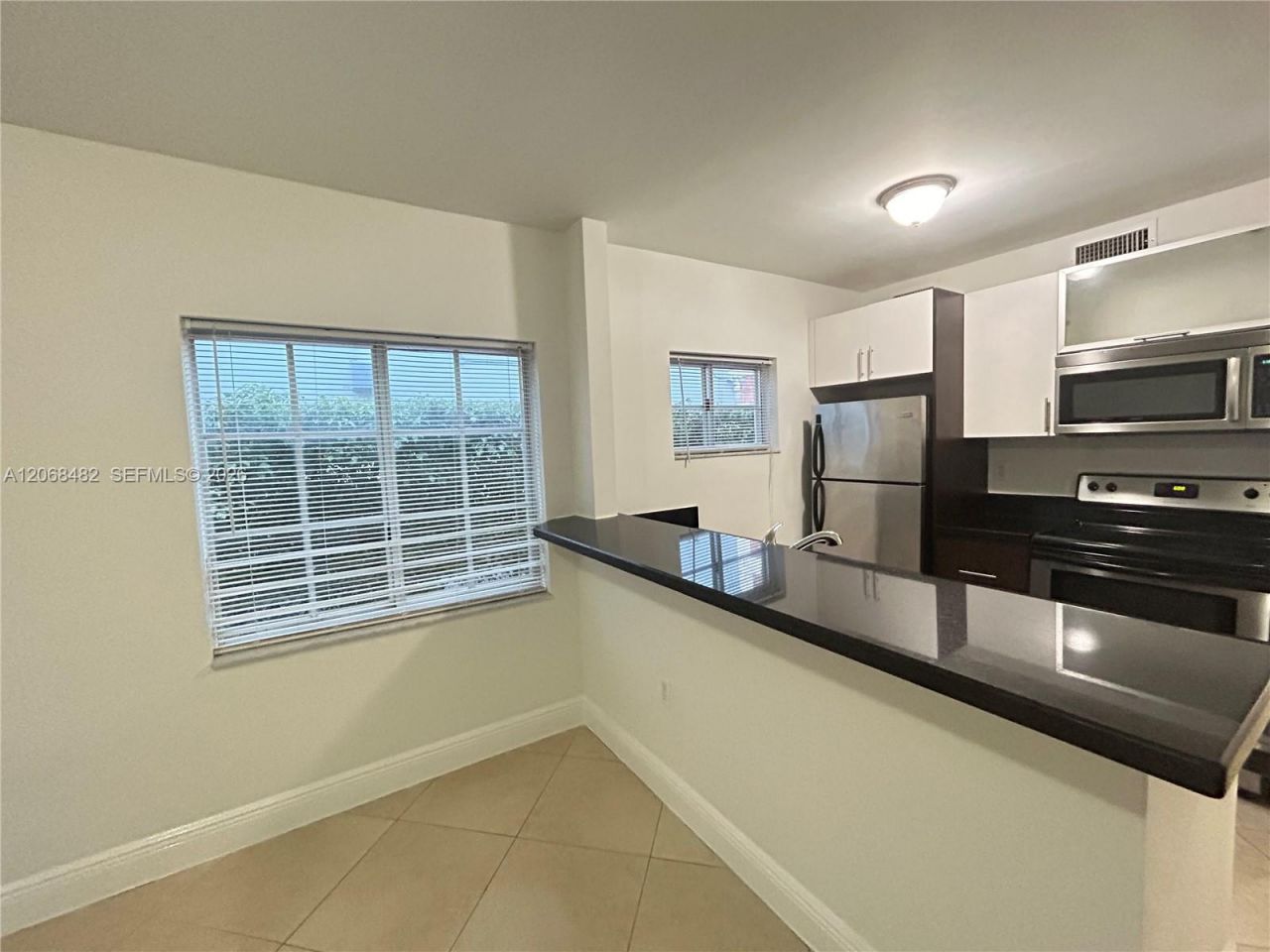 1034 Lenox Ave, Unit 10, Miami Beach, FL 33139 Photo