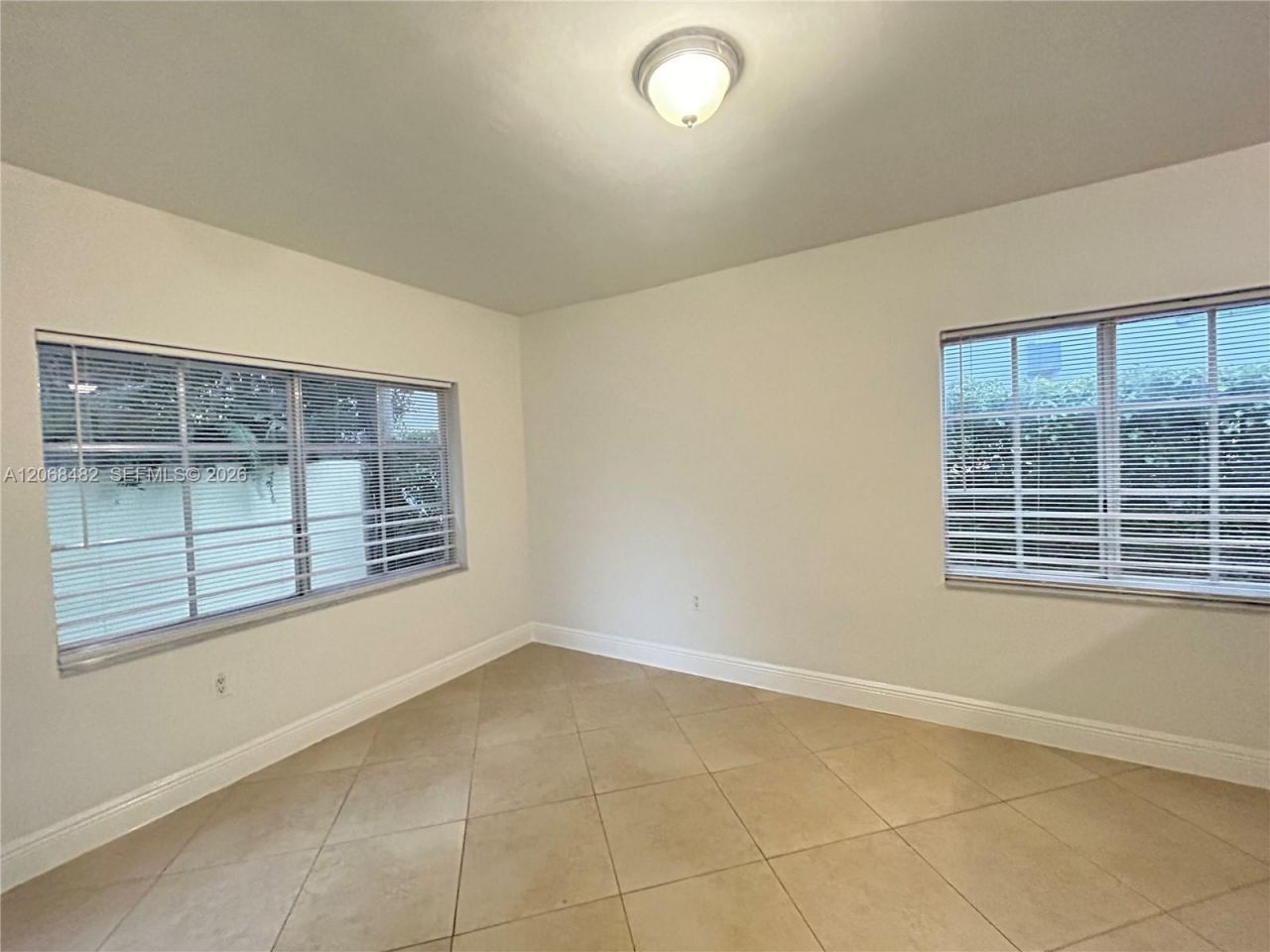 1034 Lenox Ave, Unit 10, Miami Beach, FL 33139 Photo