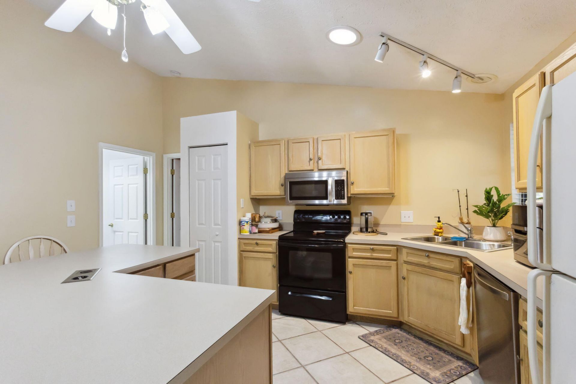 501 NW Colonial Street, Port Saint Lucie, FL 34983 Photo