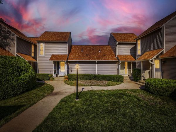 901 Vose Drive , Gurnee, IL 60031