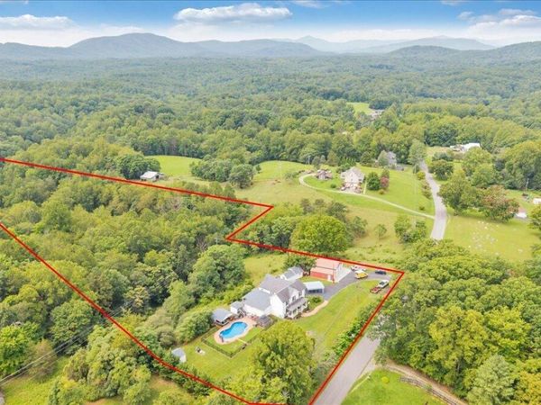 1150 Drewrys Hill RD, Vinton, VA 24179