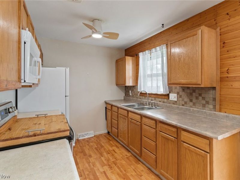 2956 Stockton Street , Akron, OH 44314 Photo 11