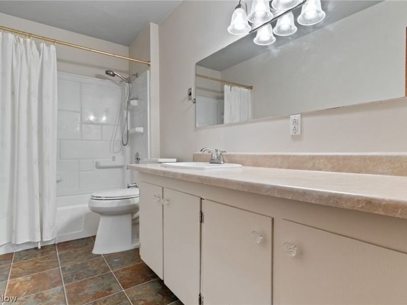 2956 Stockton Street , Akron, OH 44314 Photo 16