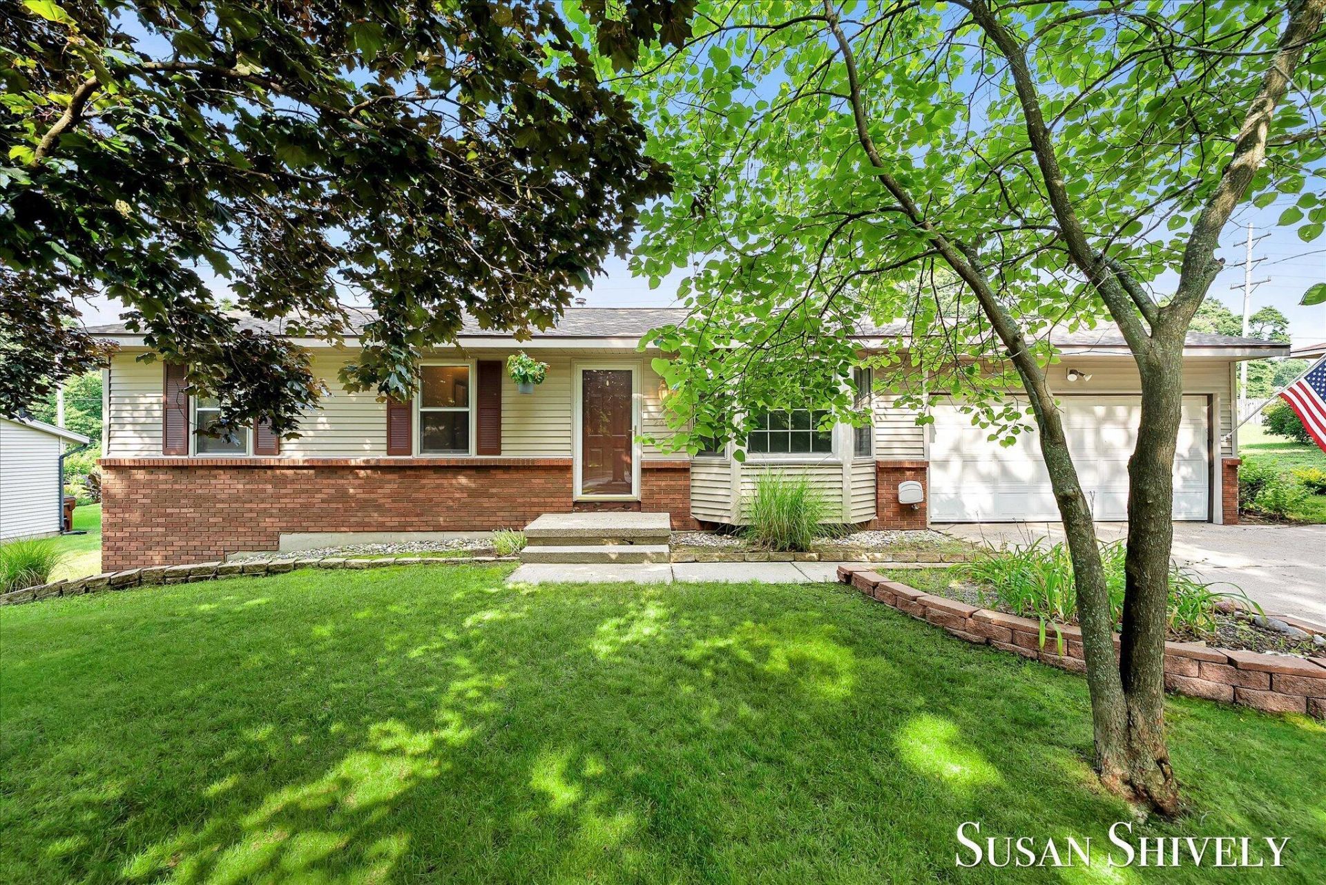 2659 Bryanwood Drive Nw, Grand Rapids, MI 49544 Main Photo