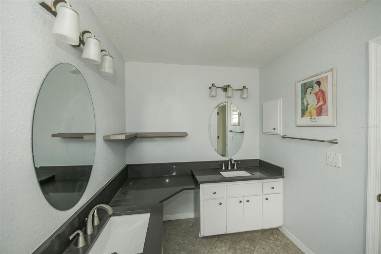 1625 Bay Hill Circle, Sarasota, FL 34232 Photo