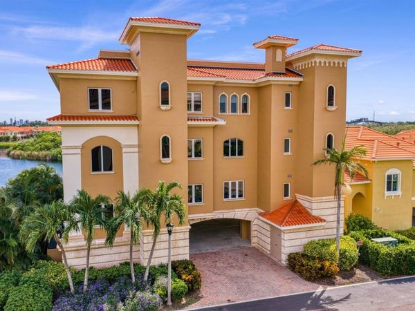43 BAYVIEW COURT S, Unit A, ST PETERSBURG, FL 33711