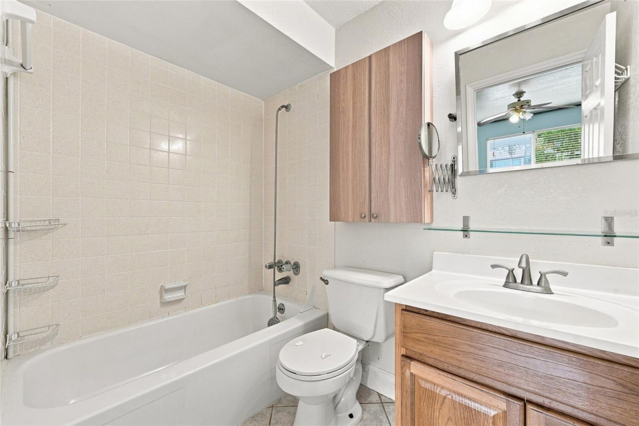 1000 Lake Of The Woods Boulevard, Unit 105E, Fern Park, FL 32730 Photo