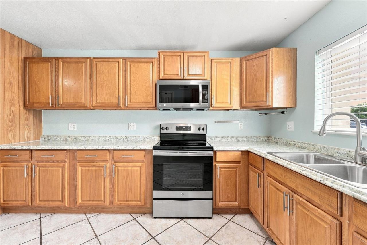 1000 Lake Of The Woods Boulevard, Unit 105E, Fern Park, FL 32730 Photo