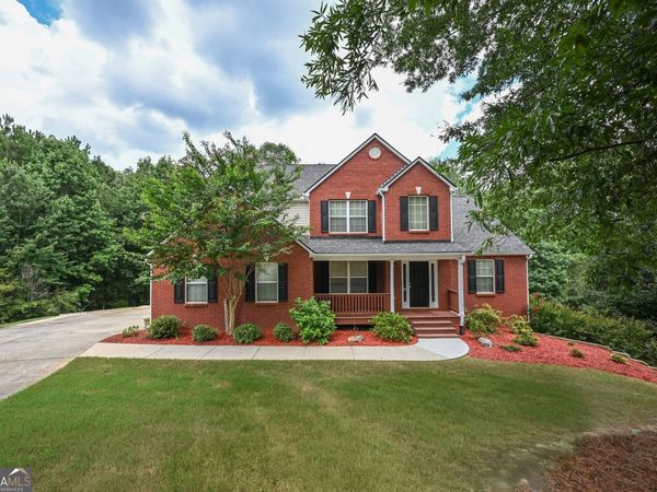 529 Plantation Creek Drive, Loganville, GA 30052