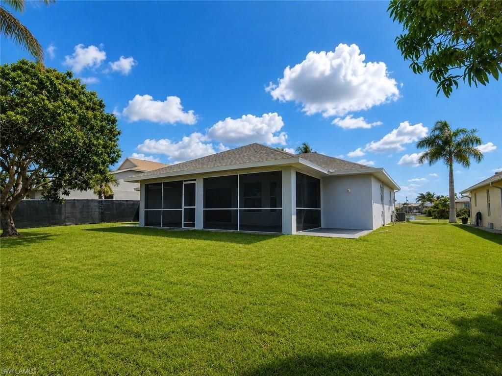 306 SE 8th Pl, Cape Coral, FL 33990 Photo