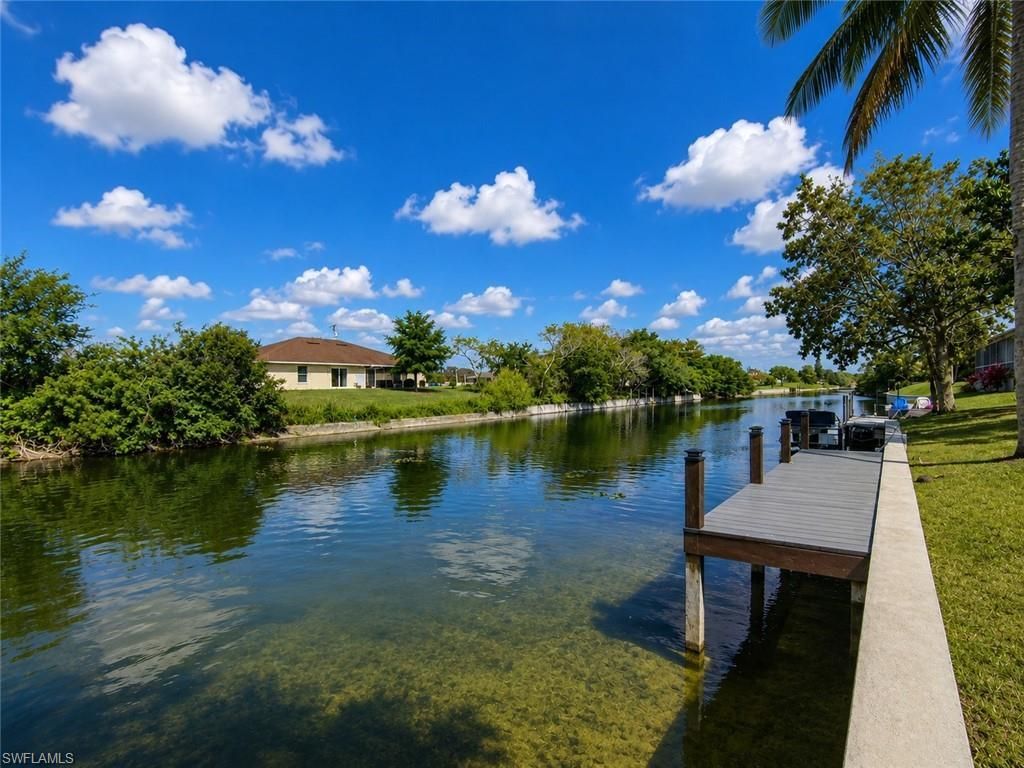 306 SE 8th Pl, Cape Coral, FL 33990 Photo