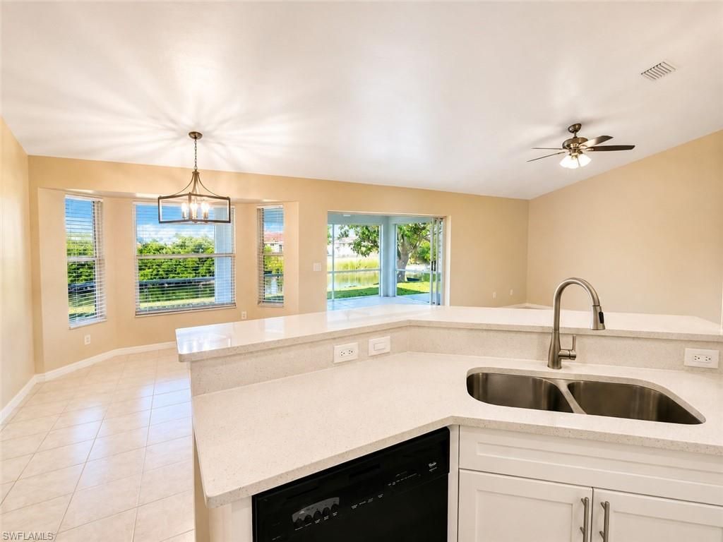 306 SE 8th Pl, Cape Coral, FL 33990 Photo