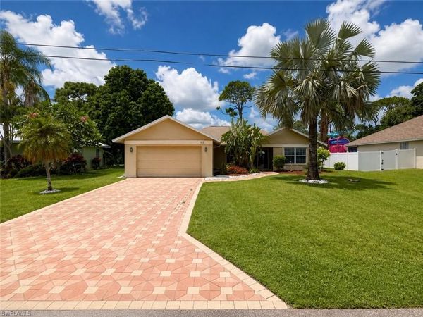 922 SE 1st PL, CAPE CORAL, FL 33990