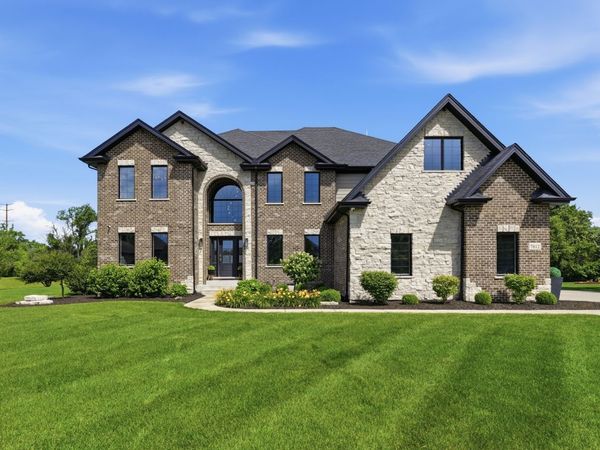 7812 Northwoods Drive , Frankfort, IL 60423