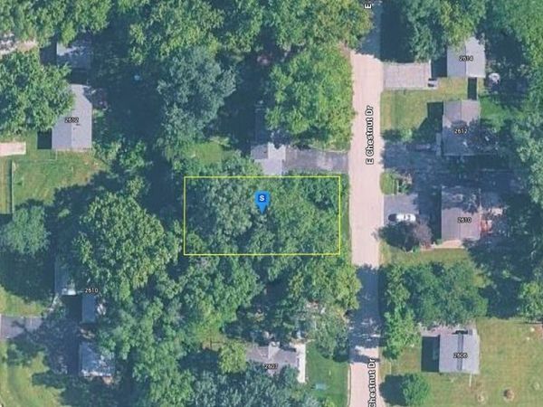 2611 E Chestnut Drive , Wonder Lake, IL 60097
