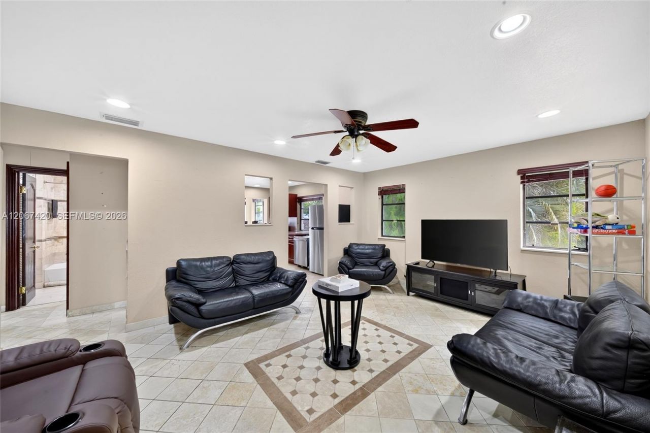 15130 S River Dr , Miami, FL 33169 Photo